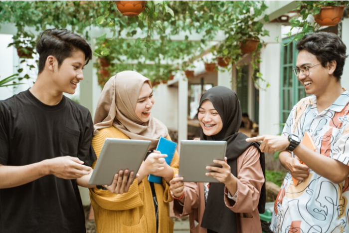 Pengaruh Lingkungan Belajar terhadap Prestasi Akademik Mahasiswa di Perguruan Tinggi