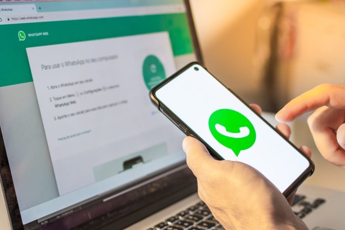 Cara Membuka Pesan Menunggu di WhatsApp