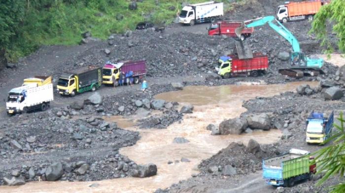 Analisis Dampak Penambangan Pasir Sungai terhadap Ekosistem Perairan