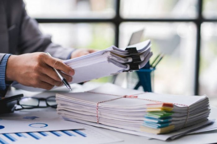 Untuk Anda yang sedang mencari contoh saran dalam karya ilmiah, Anda bisa kunjungi link berikut untuk mendapatkan informasinya: Contoh Saran dalam Karya Ilmiah