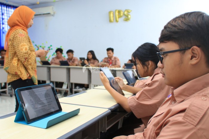 Haruskah Sistem Pendidikan Beradaptasi dengan Kebutuhan Generasi Digital?