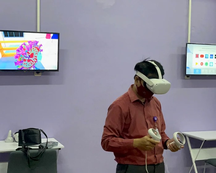 “Pemanfaatan Teknologi Virtual Reality dalam Simulasi Pembelajaran Sains”